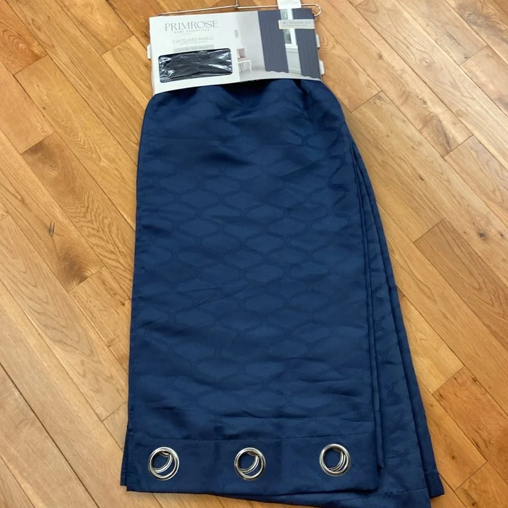 NWT Primrose 2 navy window panels